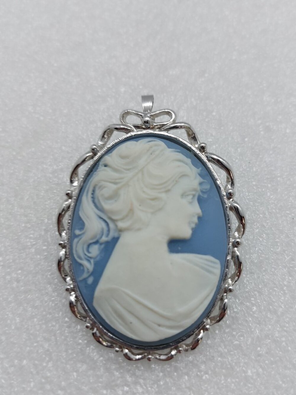 Vintage Style Blue & White Resin Cameo Pendant / Pin Silver Tone Frame